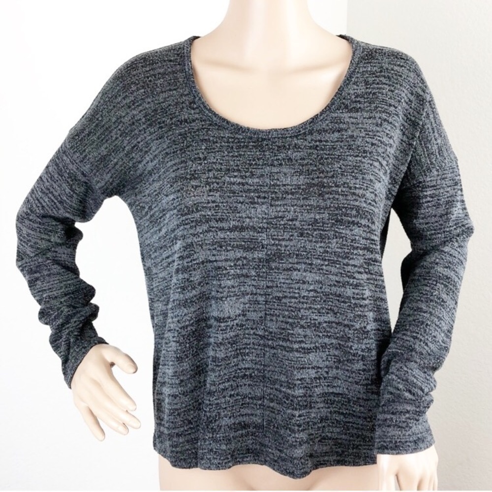 Old Navy grey knit long sleeve top